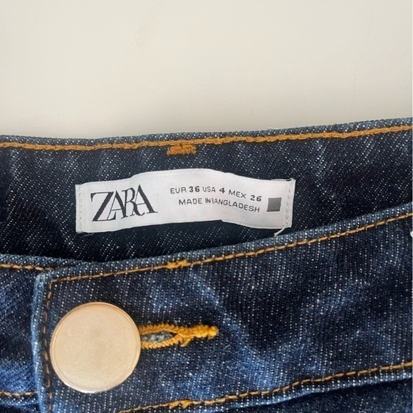 Zara 90s Dark Wash High Waisted Denim Shorts - Picture 4 of 7